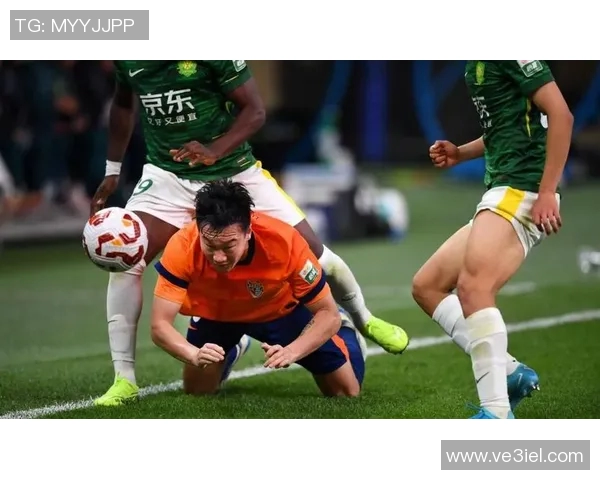 27国安迎战力帆决战中超赛场展现球队实力与激情